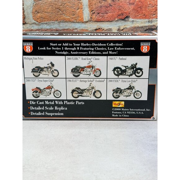 Harley Davidson Road King Classic DieCast Motorcycle Replica 1:18 Scale Series 8 - Picture 3 of 3